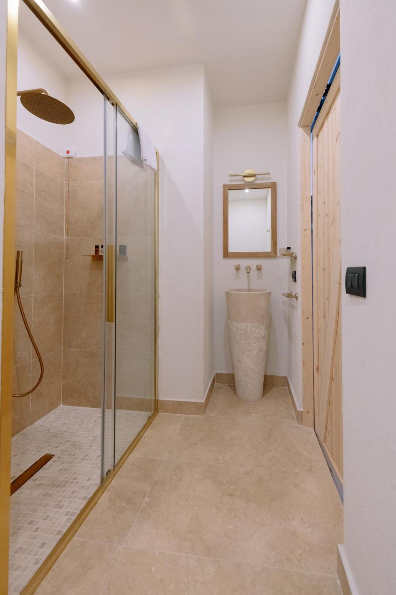 Taga Suites カターニア エクステリア 写真