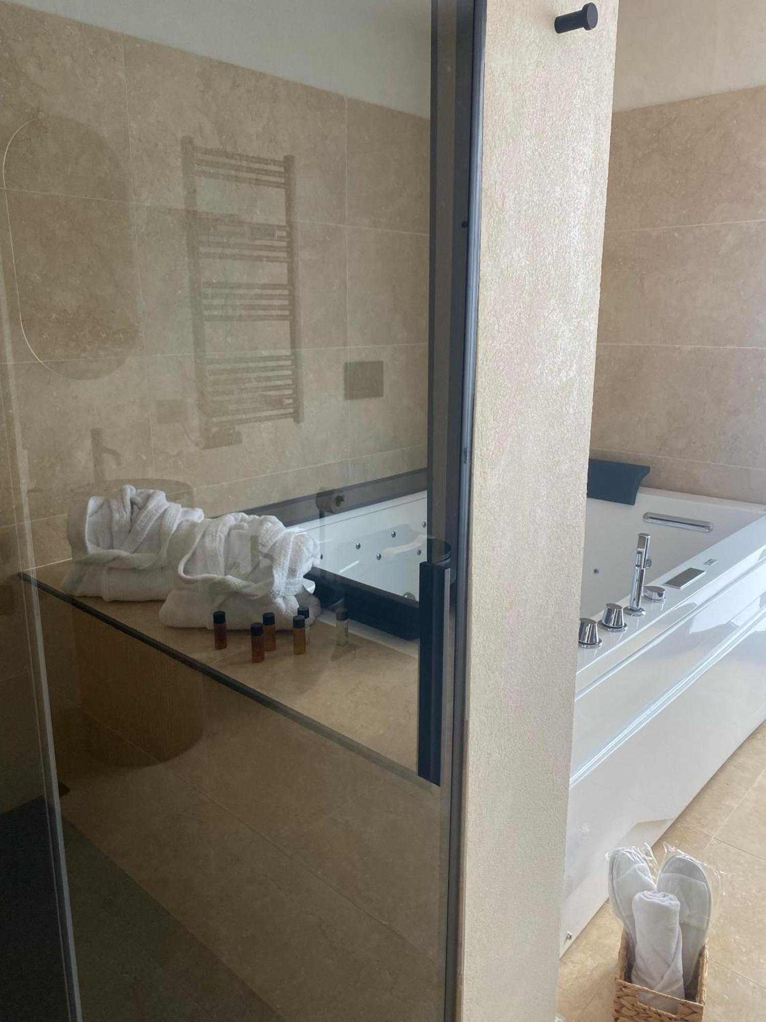 Taga Suites カターニア エクステリア 写真